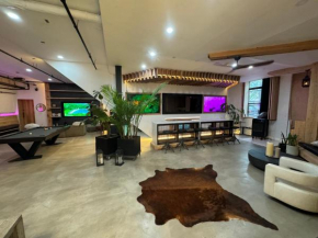 Extraordinary 3 Bedrooms Gigantic Loft